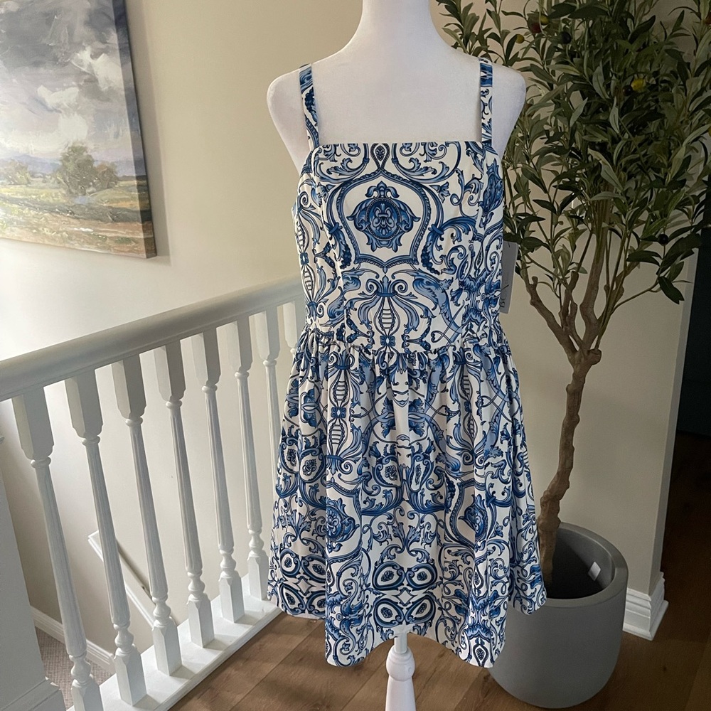 BCX Womens Dress with Blue and White Pattern
Juniors size L